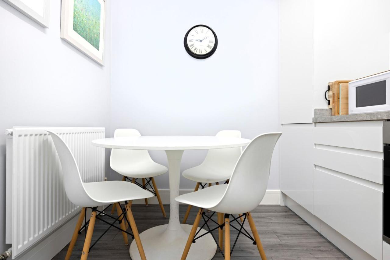 Apartamento Joivy Modern Flat On Rose Street Edimburgo Exterior foto